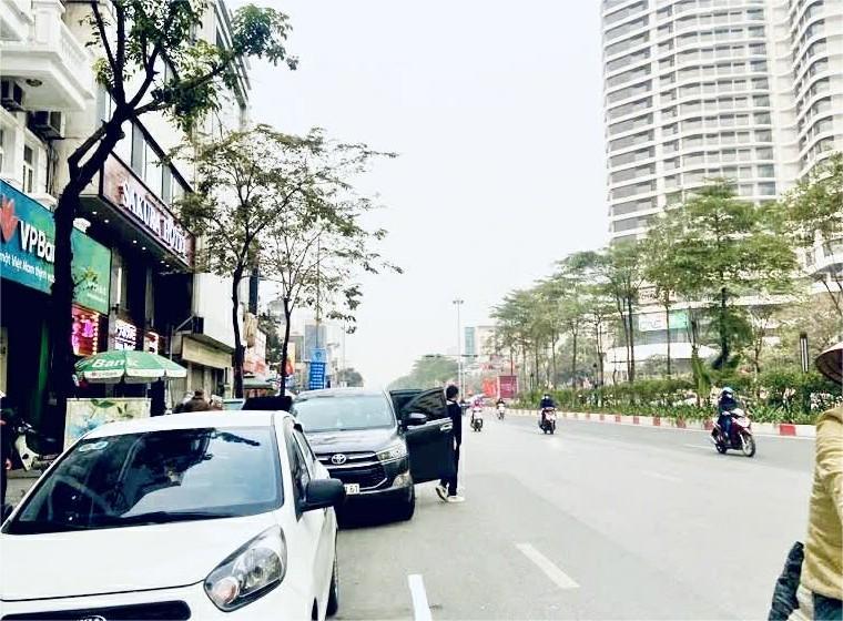 Bán Nhà Mặt Phố Liễu Giai - Ba Đình - Lô Góc 106m2 - 9 Tầng - Doanh Thu 2 Tỷ / Năm